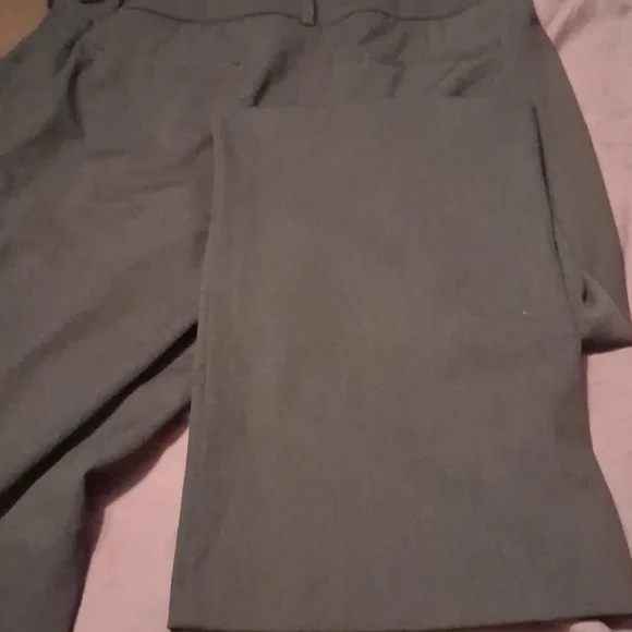 Classic Straight-Leg Dress Pants in Black - Picture 6 of 6